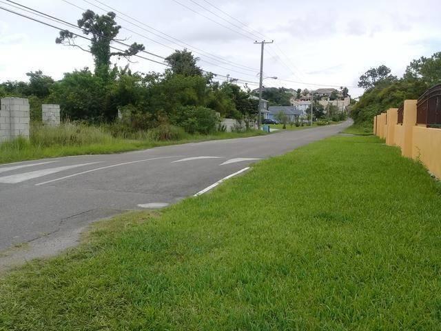 Kisskadee Drive - West Bay Street